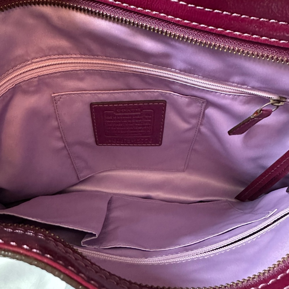 Coach Patent leather large hobo purse. Minimal use, good as new. - Picture 4 of 4